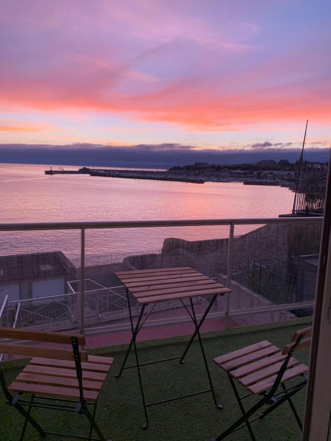 Les Pieds Dans L'Eau Acces Direct A La Plage ! Granville Exterior foto